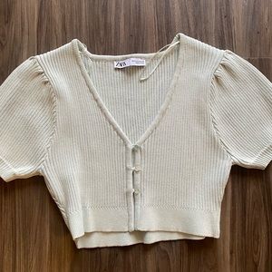 Zara puffy sleeve short sleeve top